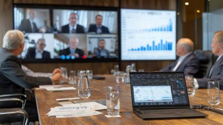 How far in advance do companies announce earnings?