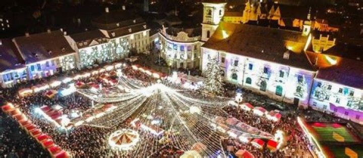 How long do Romanians celebrate Christmas?