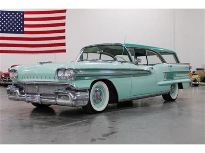 How many 1957 Oldsmobile Super 88 wagons were made?