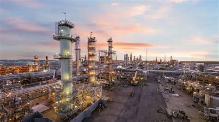 How many oil refineries does BP have?