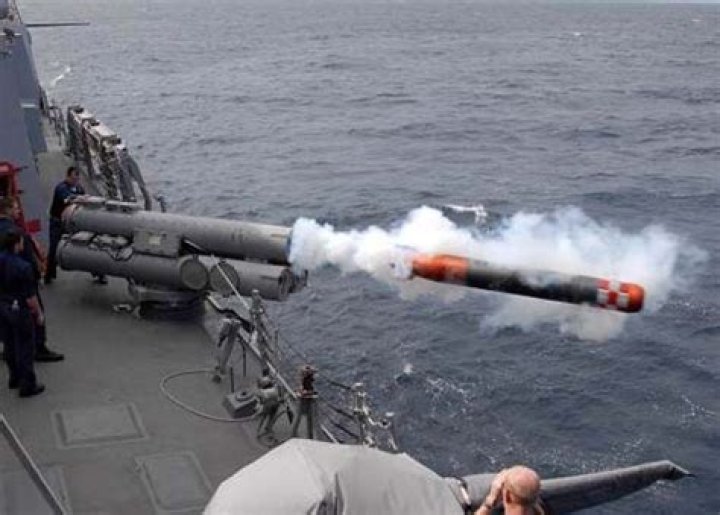 How many torpedoes did a WWII Sub carry?