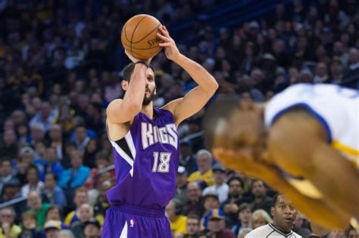 How much did Omri Casspi make in the NBA?