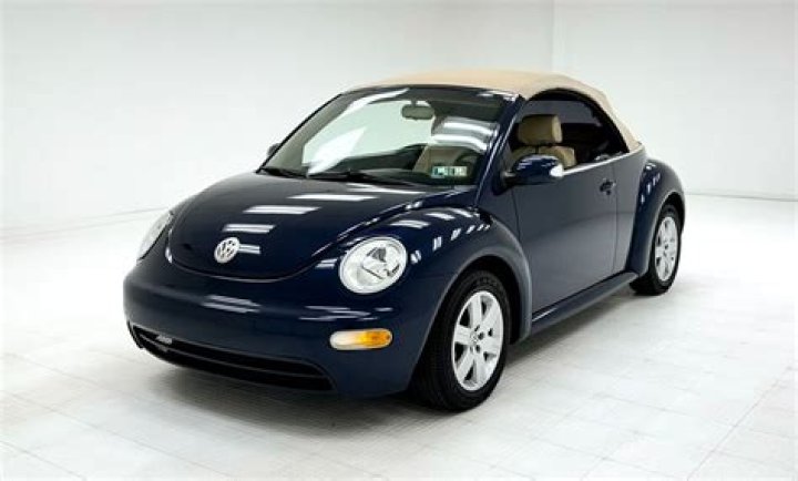 How much does a 2005 Volkswagen Beetle cost?