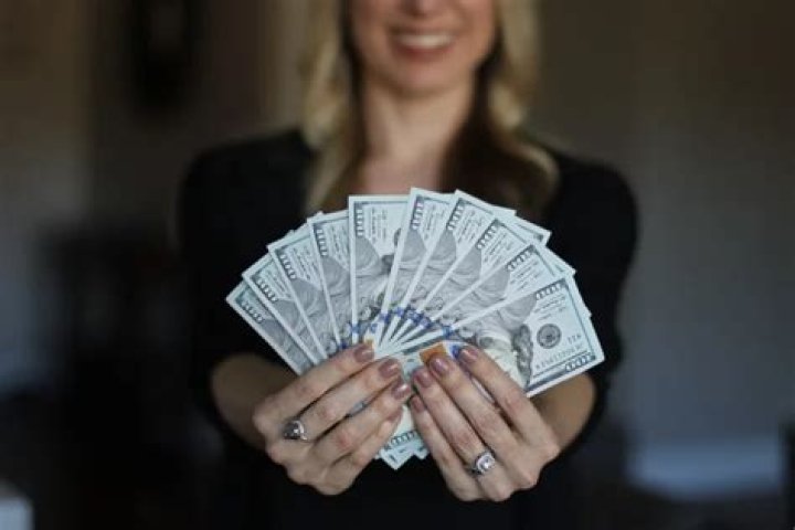 How much does a conservator get paid in California?