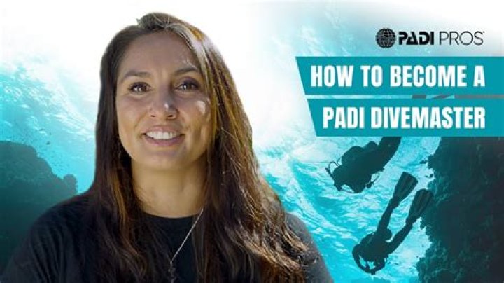 How much does it cost to become a PADI divemaster?
