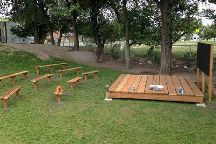 How much does it cost to build an outdoor classroom?