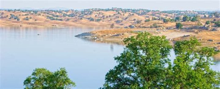 How much does it cost to camp at Hensley Lake?