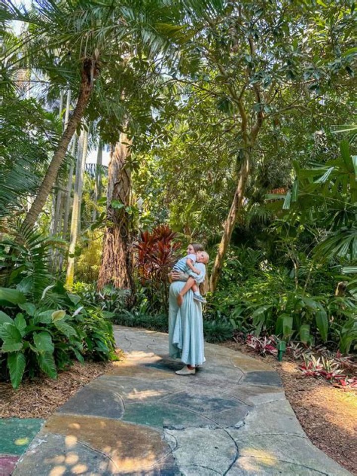 How much does it cost to go to Sunken Gardens?