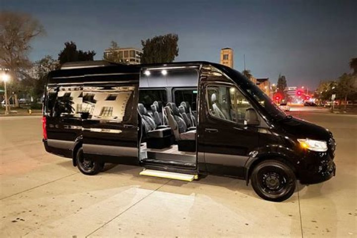 How much does it cost to rent a van in Michigan?