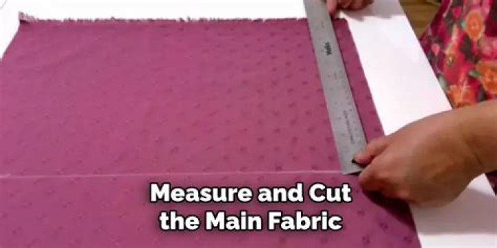 How much fabric do I need to make a tuffet?