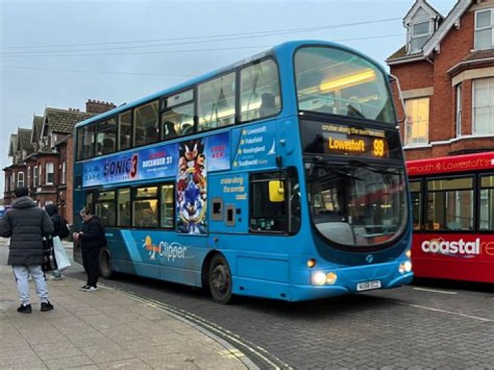 How much is a bus from Lowestoft to Norwich?