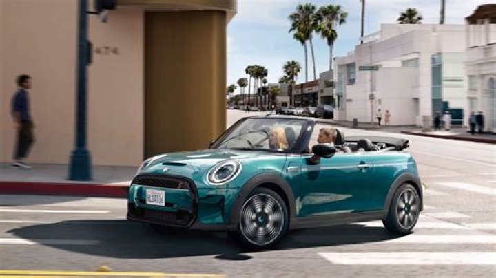 How much is a Mini Cooper convertible 2020?