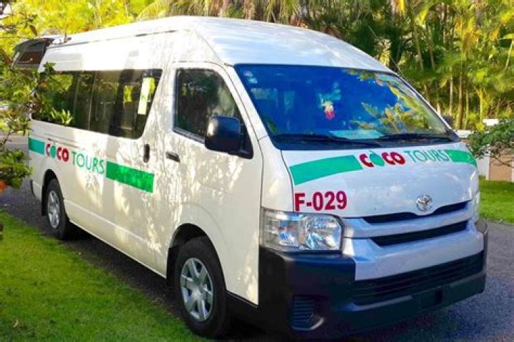 How much is a taxi from Santo Domingo airport to La Romana?