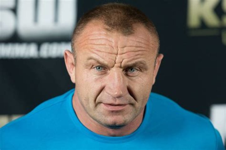 How old is Mariusz Pudzianowski?