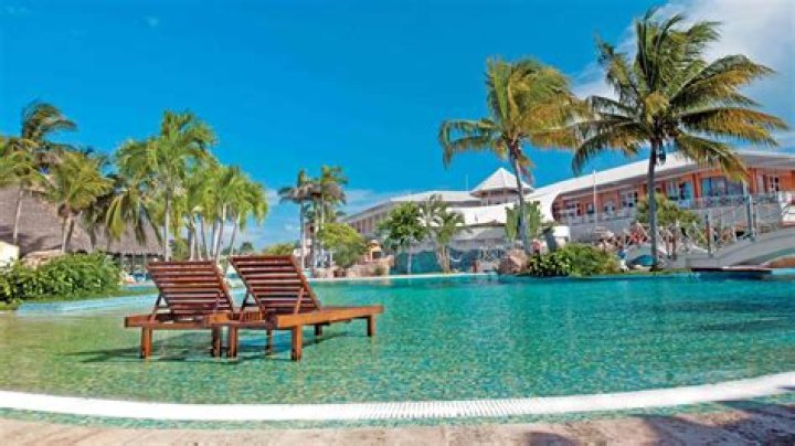 How old is Royalton hicacos?