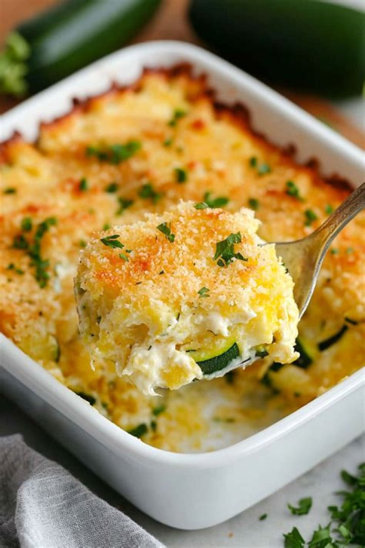 How to cook zucchini Parmesan casserole?