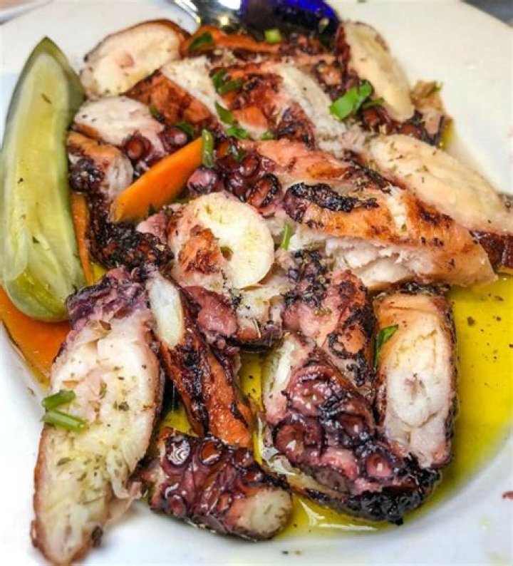 Is Astoria known for Greek food?