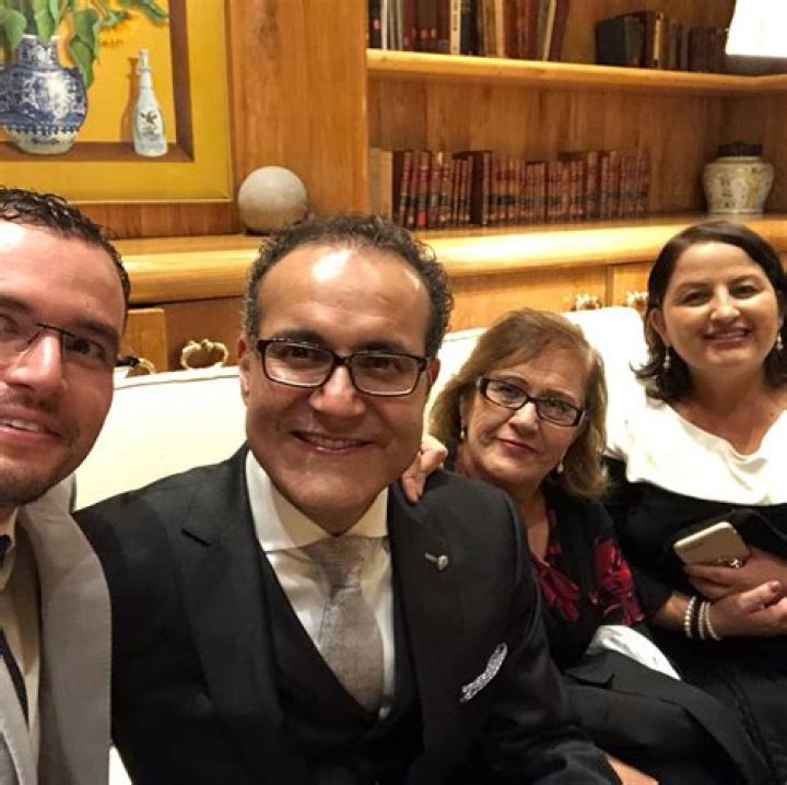Is Dr Alfredo Quinones-Hinojosa married?