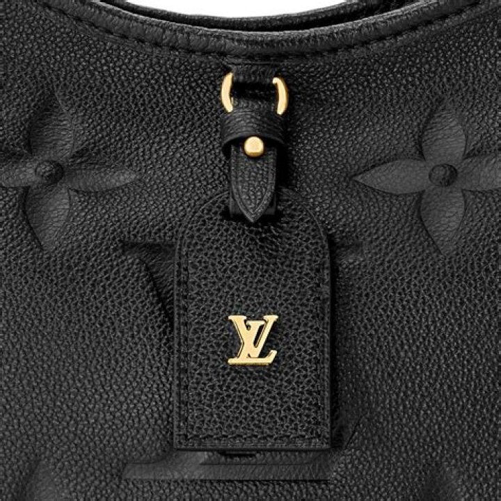 Is Empreinte leather?