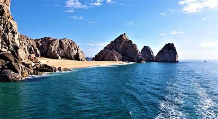 Is February a good month to go to Cabo?