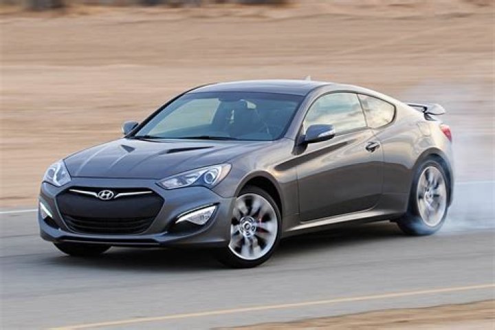 Is Hyundai Genesis 2013 a good car?