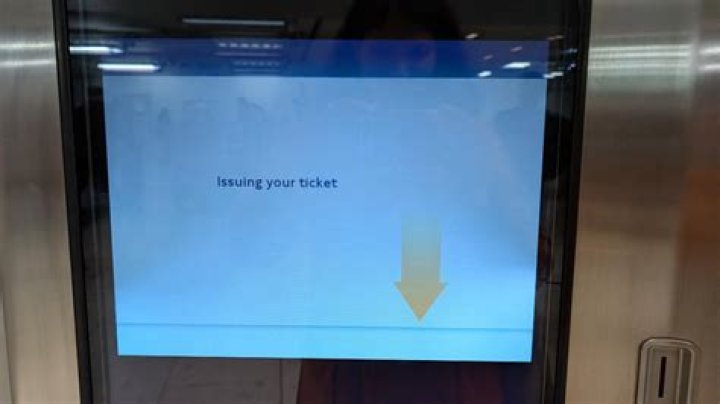 Is it cheaper to buy Heathrow Express tickets online?