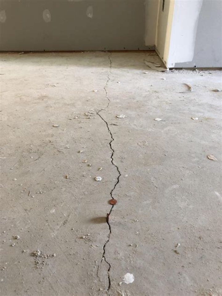 Is it normal for a new house to have cracks?