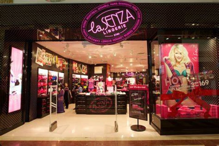 Is La Senza still in Canada?