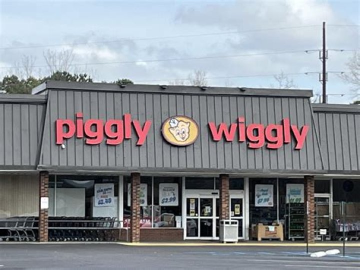 Is Piggly Wiggly owned by Walmart?