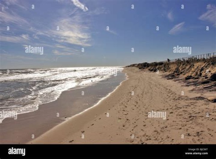 Is Smith Point beach open to non residents?