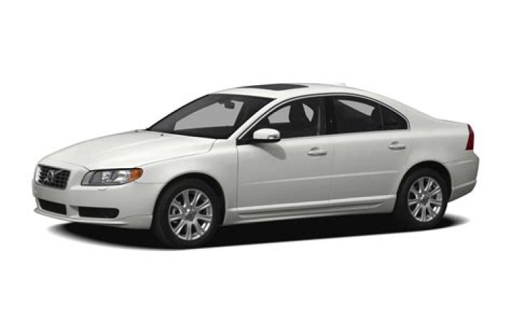 Is the 2010 Volvo S80 all wheel drive?