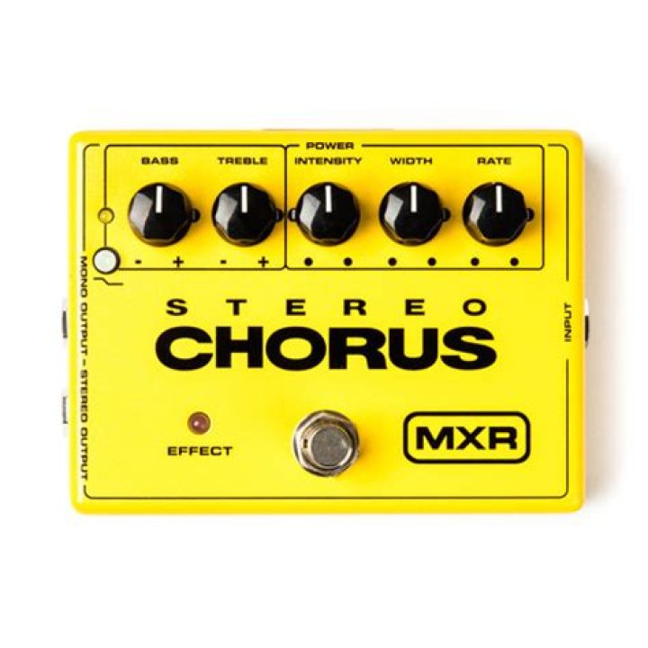 Is the MXR Analog chorus stereo?