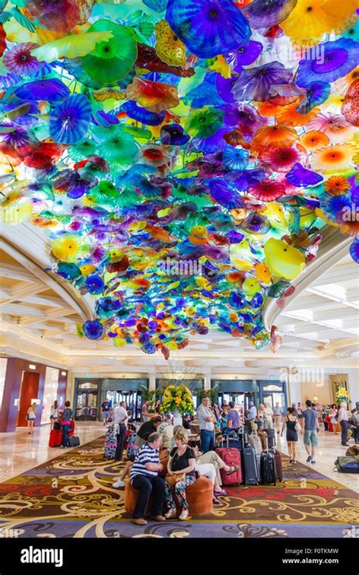 Is there a Chihuly exhibit in Las Vegas?