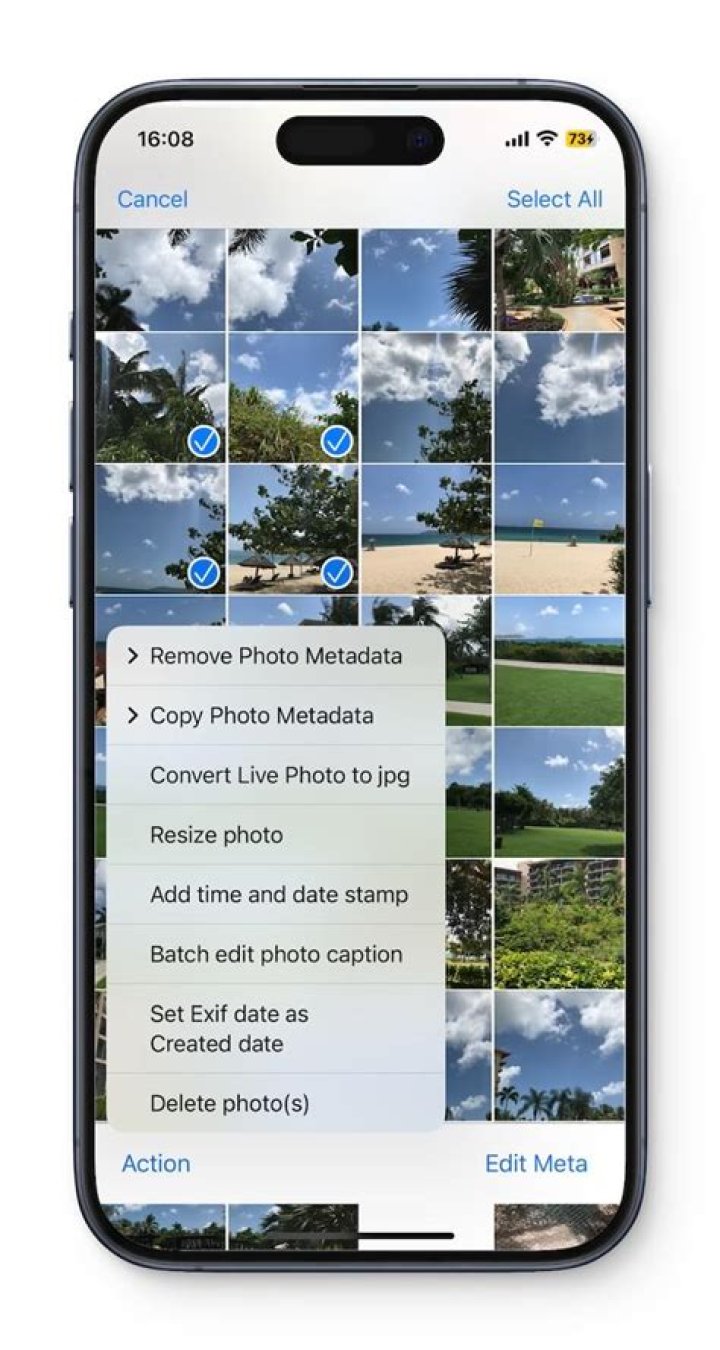 Is there a time stamp on iPhone photos?