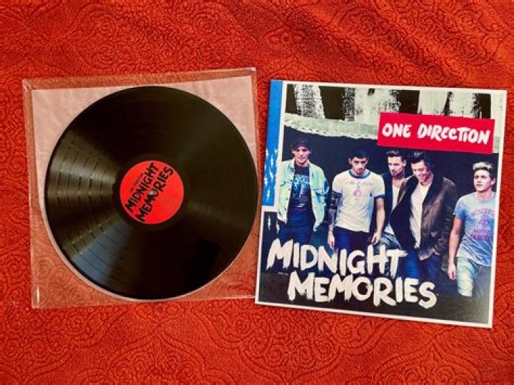 Is there a vinyl for Midnight Memories?