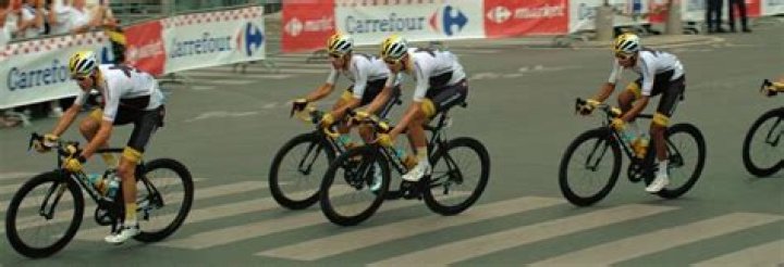 Is there still a Sky cycling team?