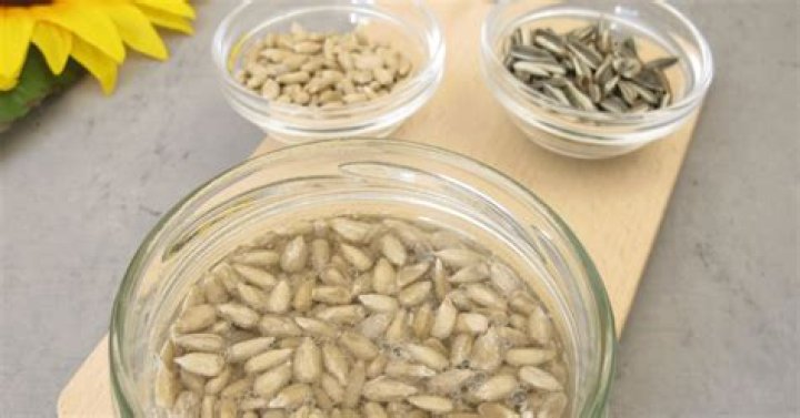 Should I soak sunflower seeds before roasting?