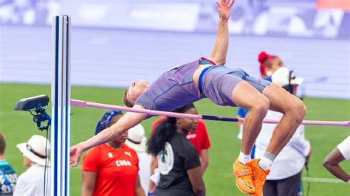 What 10 events make up the decathlon in track and field?