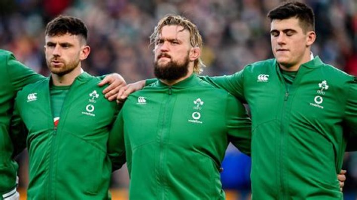 What anthem do the Irish rugby team sing?