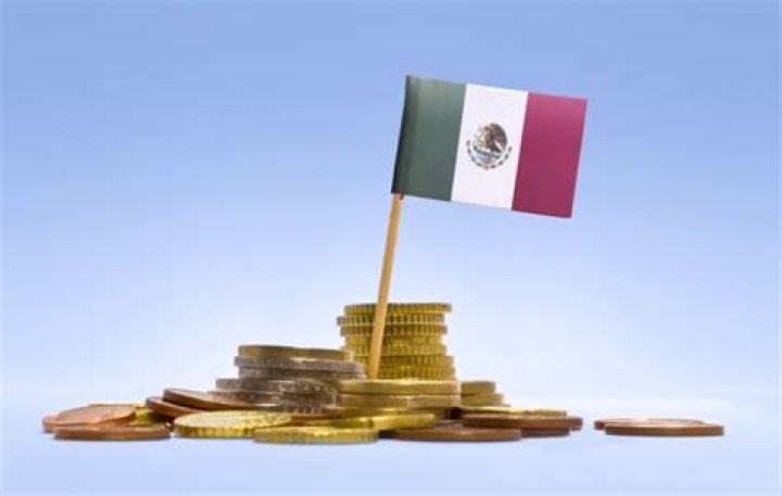 What are some economic problems in Mexico?
