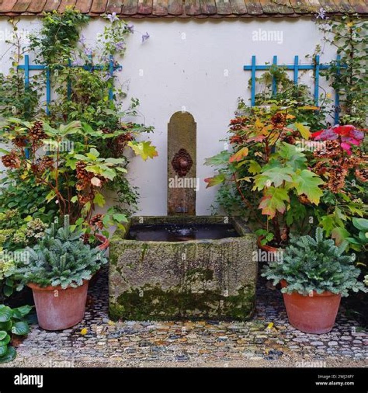 What are the main features of German romanticism?