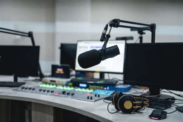 What are the radio stations in Boston MA?