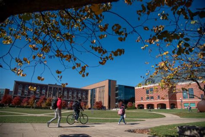 What college is in Alton Illinois?