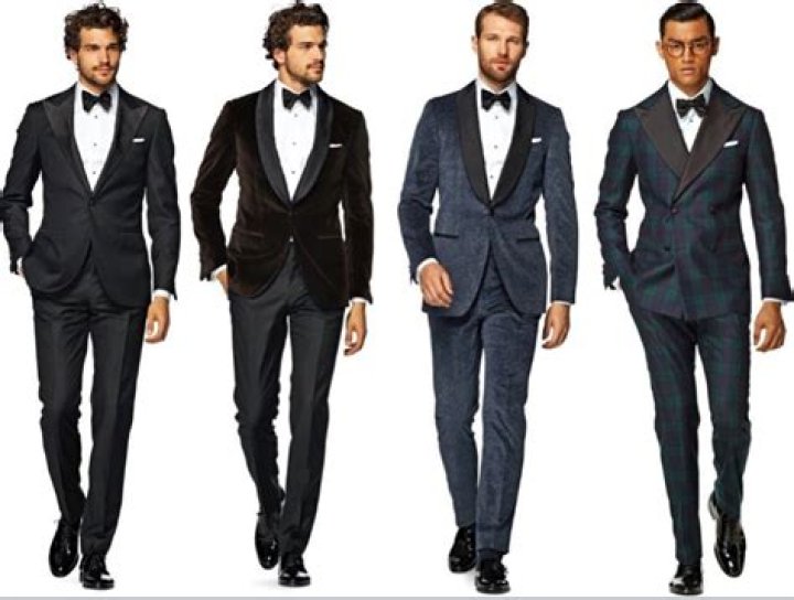 What does a man wear to a black tie event?