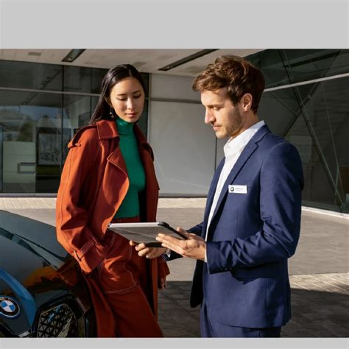 What does BMW Financial Services do?