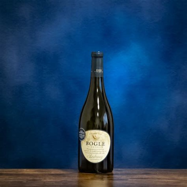What does Bogle Chardonnay taste like?