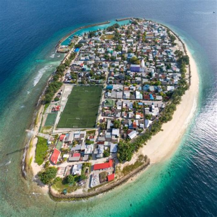 What does Holhudhoo mean?