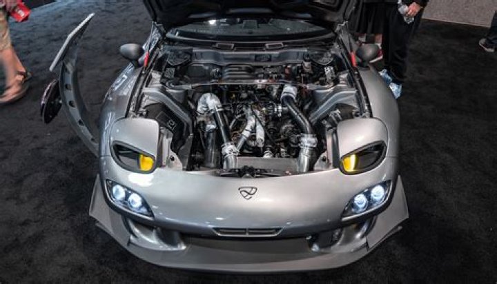 What engine does a 1999 RX7 have?