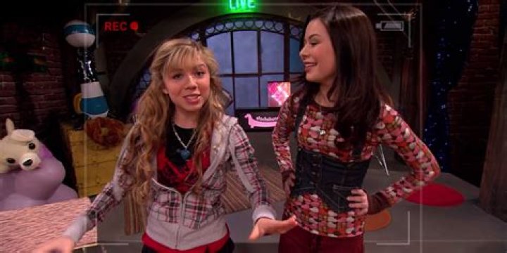 What happened to Sam in iCarly?