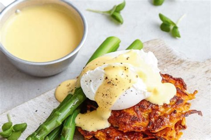 What is a good substitute for hollandaise sauce?